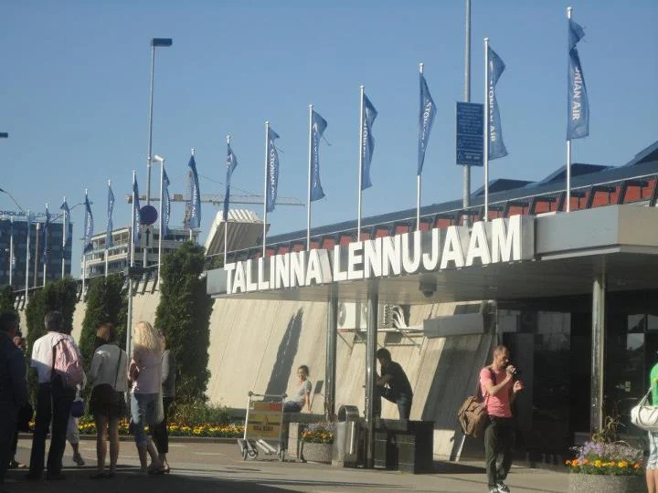 Tallinna lennujaama terminali sissepääs